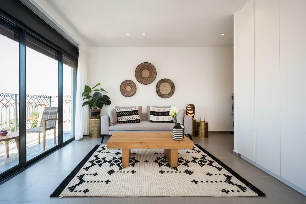 Duplex With Sea View Terrace Above The Flea Market 特拉维夫 外观 照片